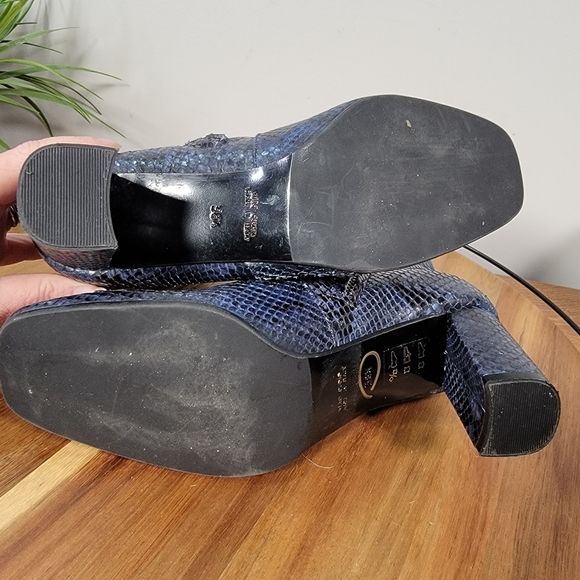 Barneys New York Square-Toe Blue Snakeskin Ankle Booties Gogo Boots Size 38.5 - Picture 13 of 15